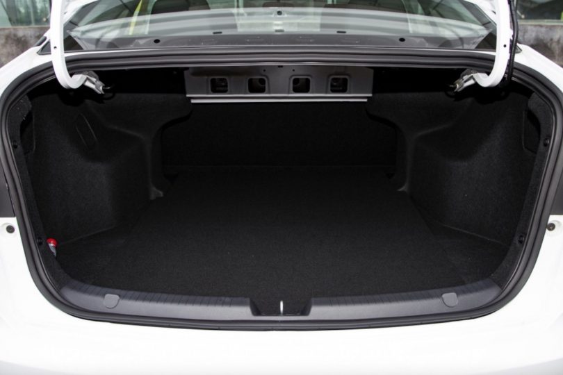 Електромобіль Weltmeister E.5 - фото thumbnail 1