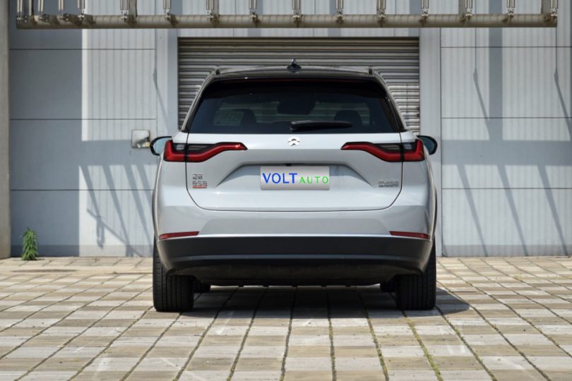 Електромобіль Nio ES8 - фото thumbnail 1