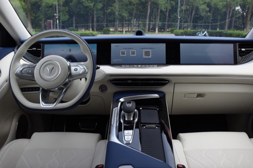 Електромобіль Voyah Free - фото thumbnail 1