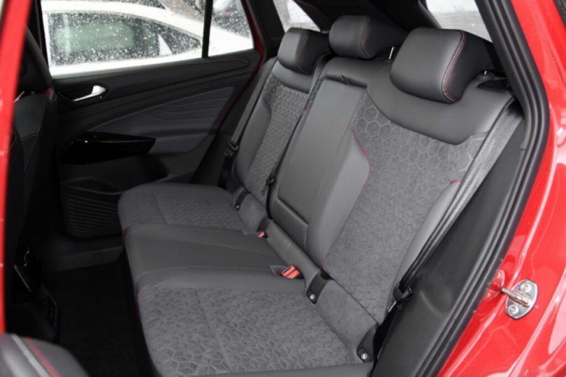 Електромобіль Volkswagen ID4 X - фото thumbnail 1