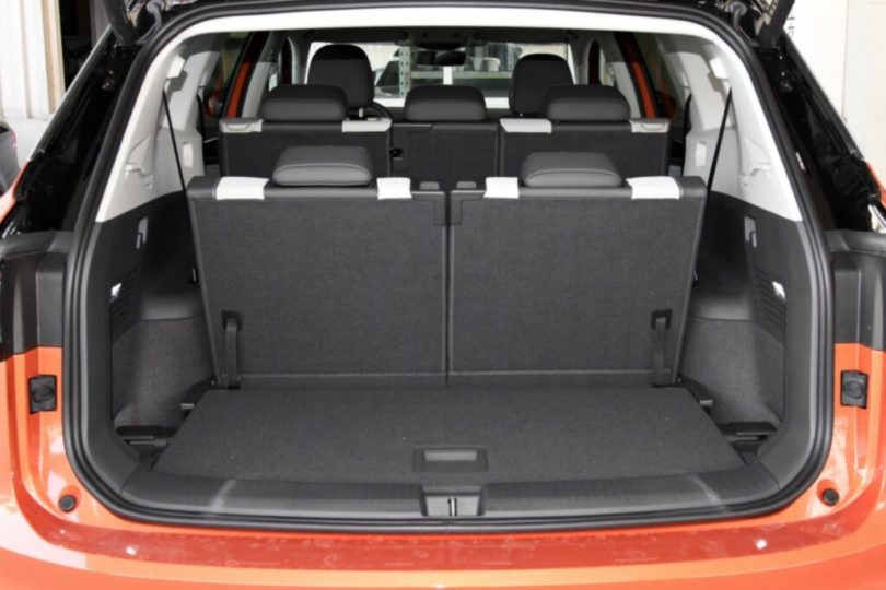 Електромобіль Volkswagen ID6 Crozz - фото thumbnail 1