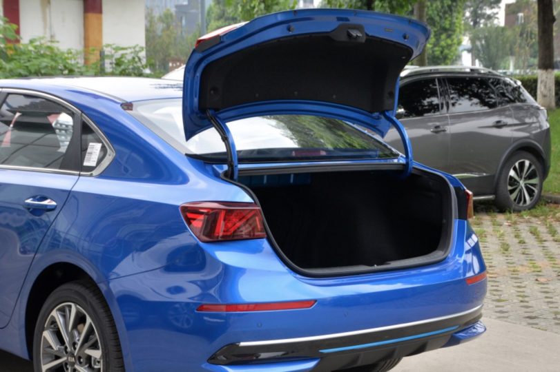 Електромобіль Kia K3 - фото thumbnail 1