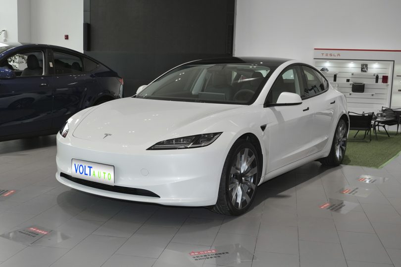 Електромобіль Tesla Model 3 Електромобіль Tesla Model 3 - фото thumbnail 1