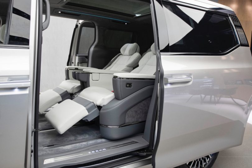 Електромобіль Zeekr 009 Електромобіль Zeekr 009 - фото thumbnail 1