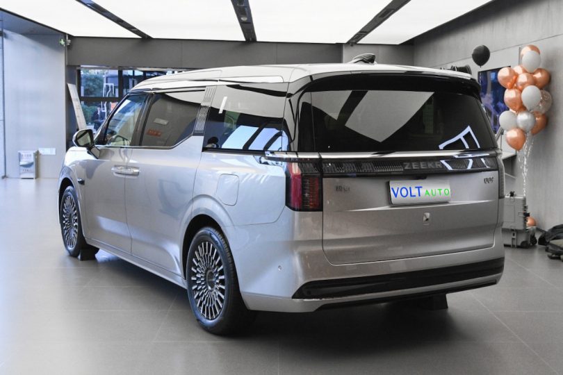 Електромобіль Zeekr 009 Електромобіль Zeekr 009 - фото thumbnail 1