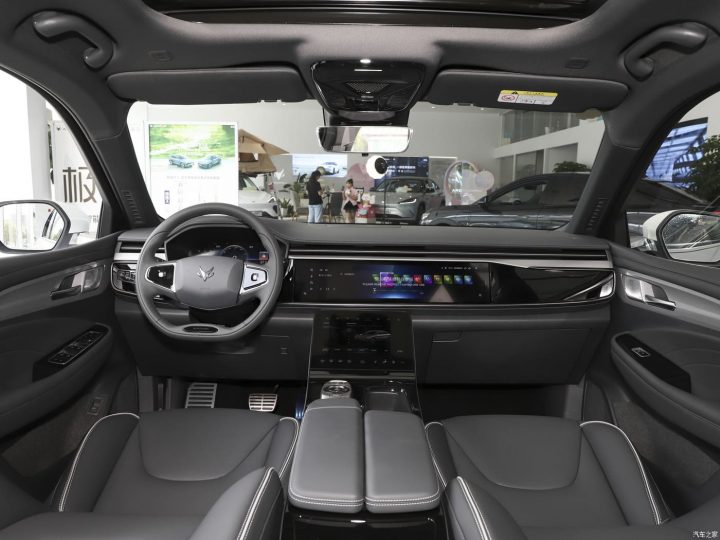 Електромобіль Arcfox aT - фото thumbnail 1