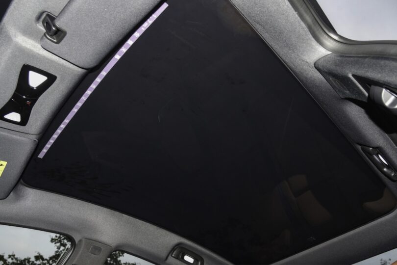 Електромобіль Hycan A06 - фото thumbnail 1