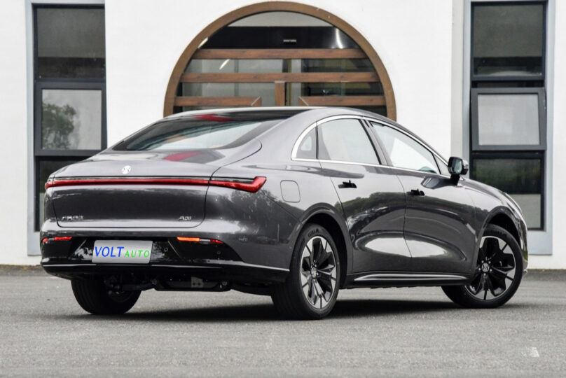 Електромобіль Hycan A06 - фото thumbnail 1