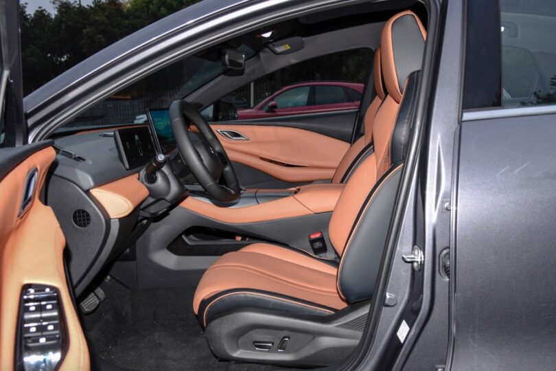 Електромобіль Hycan A06 - фото thumbnail 1