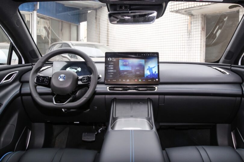 Електромобіль Hycan A06 - фото thumbnail 1