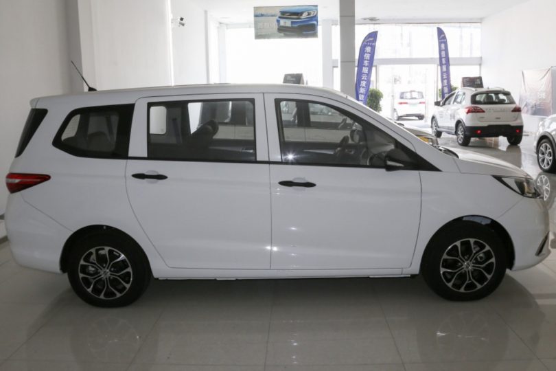 Електромобіль Changan A600 Електромобіль Changan A600 - фото thumbnail 1