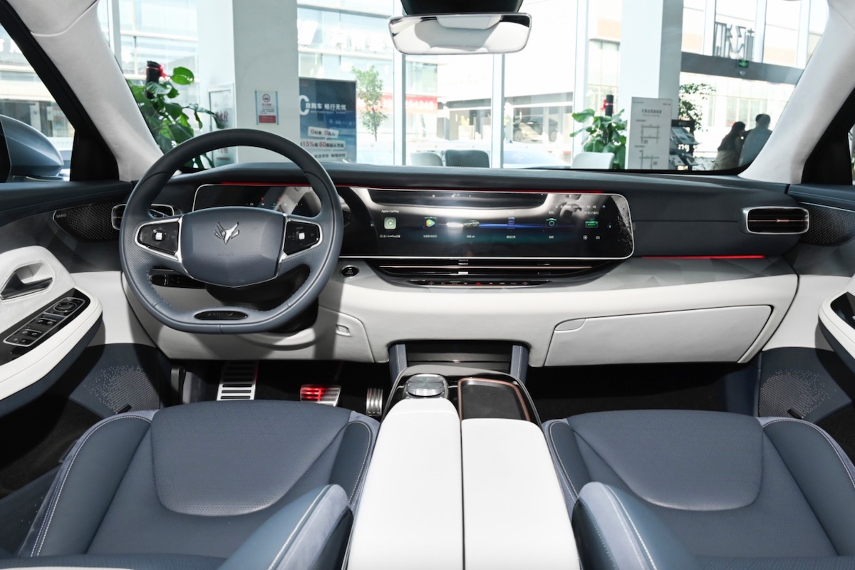 Про авто Електромобіль Arcfox aS