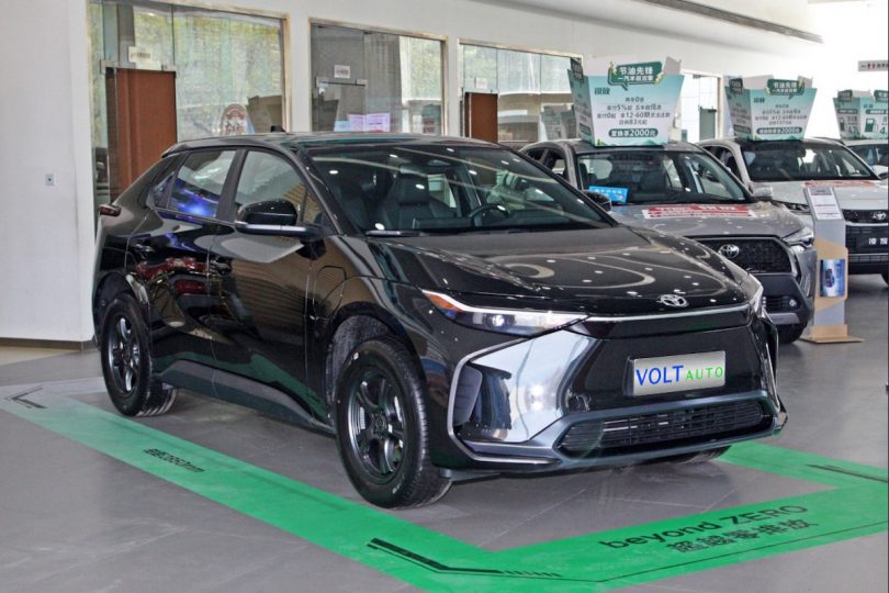 Електромобіль Toyota bZ4x - фото thumbnail 1