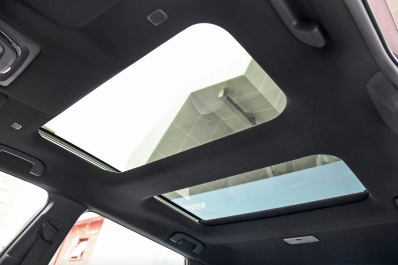 Електромобіль Toyota bZ4x - фото thumbnail 1