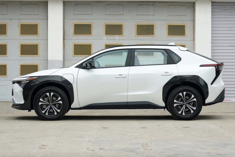 Електромобіль Toyota bZ4x - фото thumbnail 1