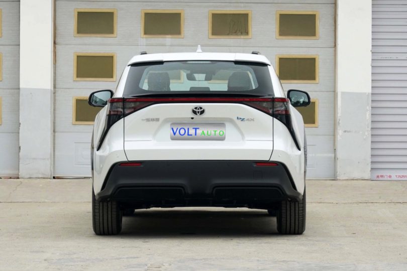 Електромобіль Toyota bZ4x - фото thumbnail 1