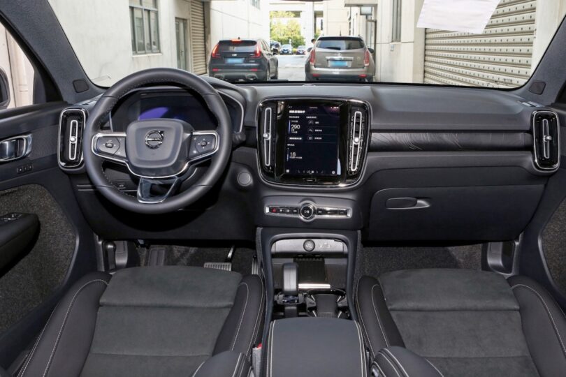 Електромобіль Volvo C40 - фото thumbnail 1