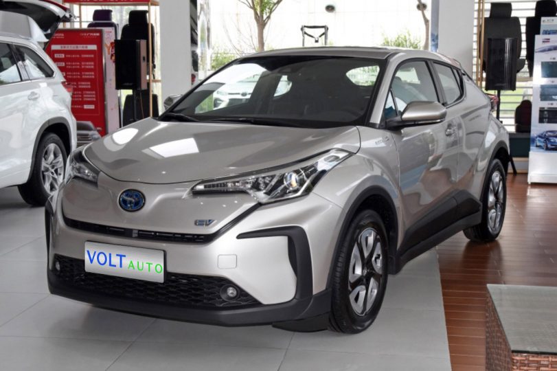 Електромобіль Toyota CH-R - фото thumbnail 1