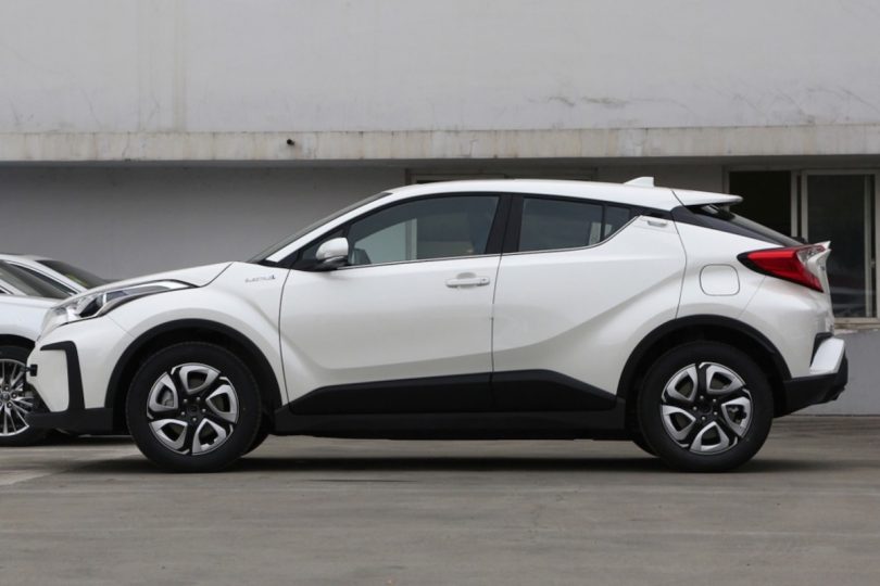 Електромобіль Toyota CH-R - фото thumbnail 1