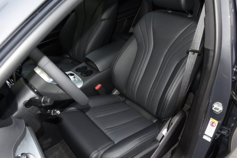 Електромобіль Denza X - фото thumbnail 1