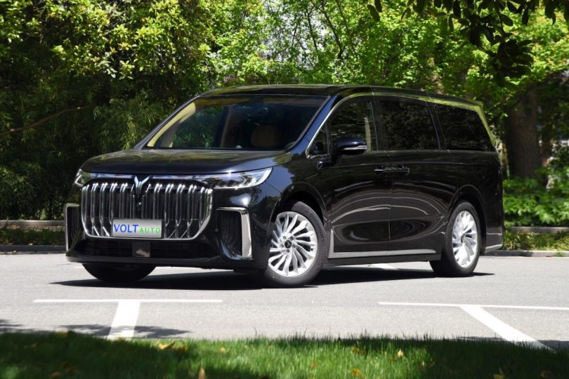 Електромобіль Voyah Dreamer Електромобіль Voyah Dreamer - фото thumbnail 1