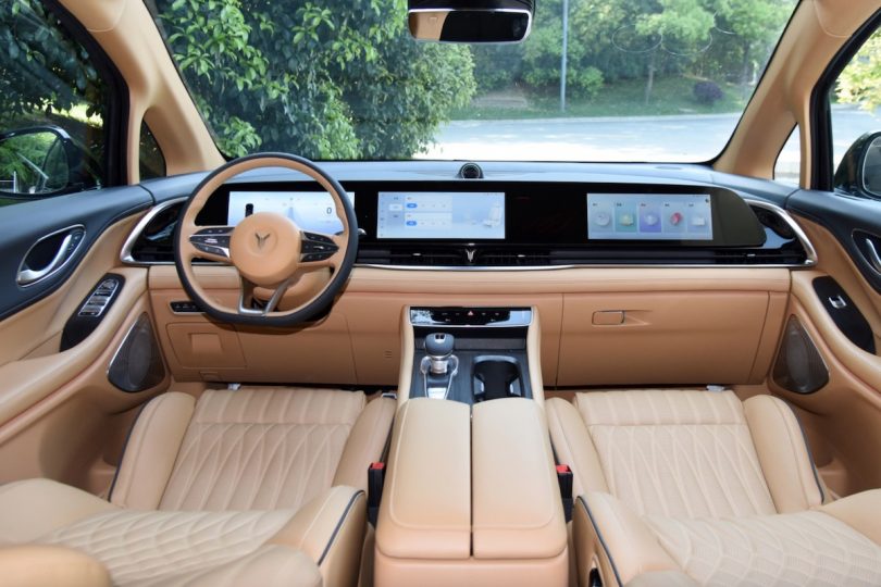 Електромобіль Voyah Dreamer Електромобіль Voyah Dreamer - фото thumbnail 1