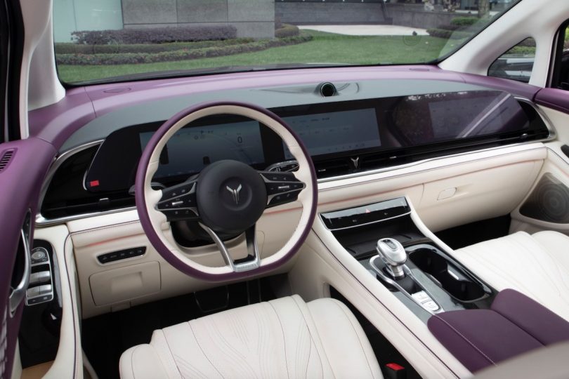 Електромобіль Voyah Dreamer Електромобіль Voyah Dreamer - фото thumbnail 1