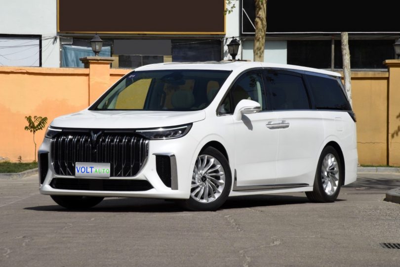 Електромобіль Voyah Dreamer Електромобіль Voyah Dreamer - фото thumbnail 1