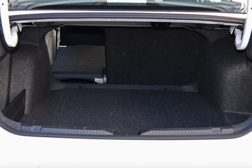 Електромобіль Volkswagen E-Bora - фото thumbnail 1