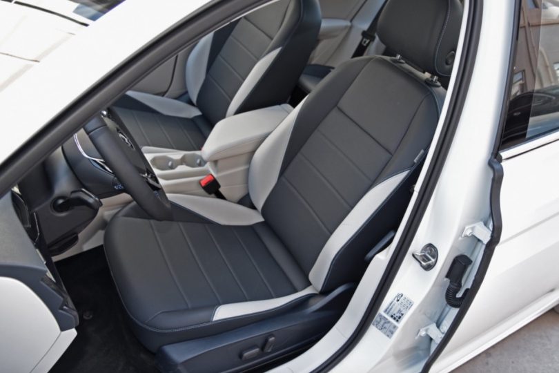 Електромобіль Volkswagen E-Bora - фото thumbnail 1