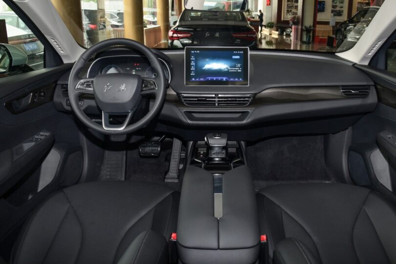 Електромобіль Hongqi E-QM5 Електромобіль Hongqi E-QM5 - фото thumbnail 1