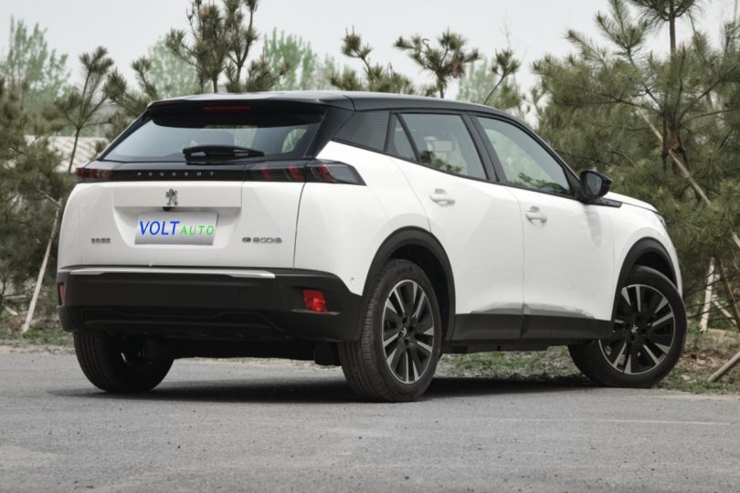 Електромобіль Peugeot e2008 - фото thumbnail 1