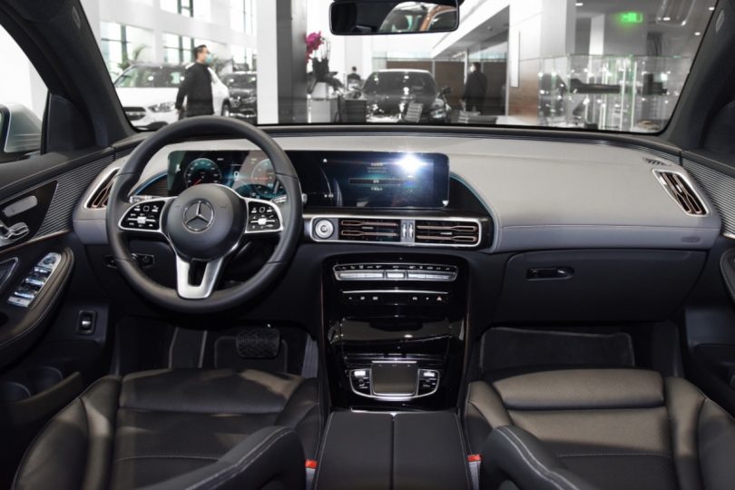 Електромобіль Mercedes EQС - фото thumbnail 1