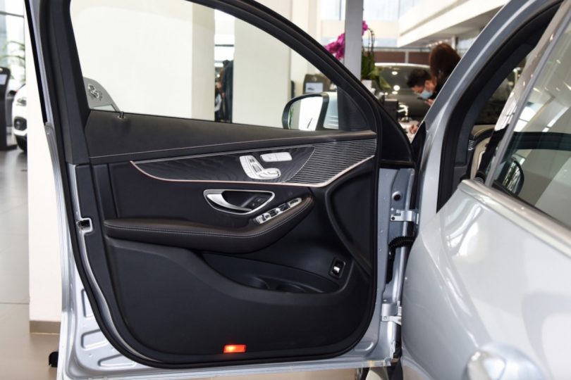 Електромобіль Mercedes EQС - фото thumbnail 1