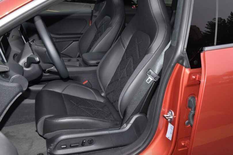 Електромобіль Nio ET5 - фото thumbnail 1