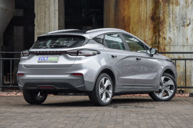 Електромобіль Geely Geometry C - фото thumbnail 1