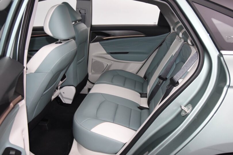 Електромобіль Geely Geometry G6 - фото thumbnail 1