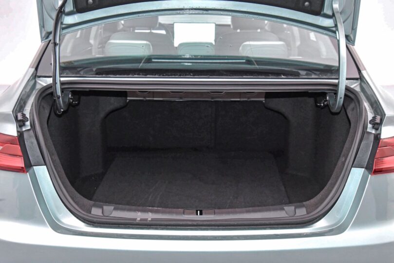 Електромобіль Geely Geometry G6 - фото thumbnail 1