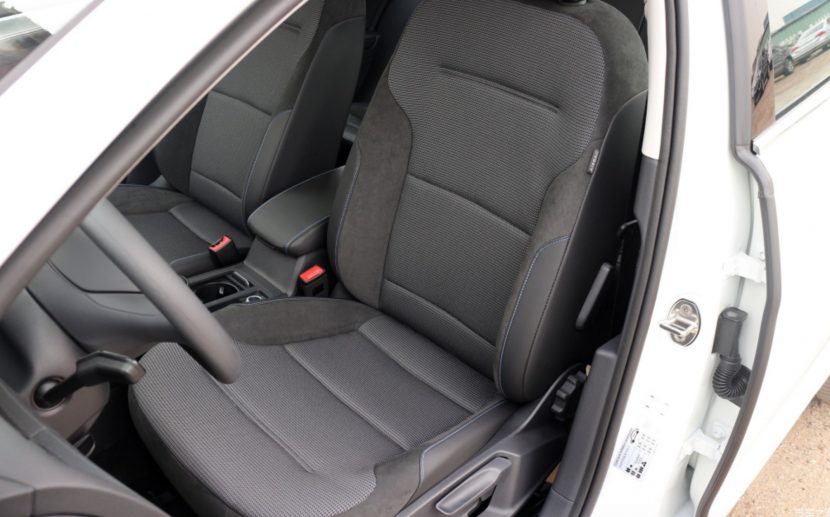 Електромобіль Volkswagen E-Golf - фото thumbnail 1