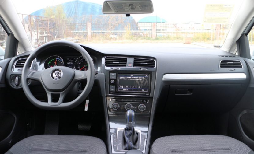 Електромобіль Volkswagen E-Golf - фото thumbnail 1