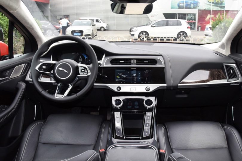 Електромобіль Jaguar I-Pace - фото thumbnail 1