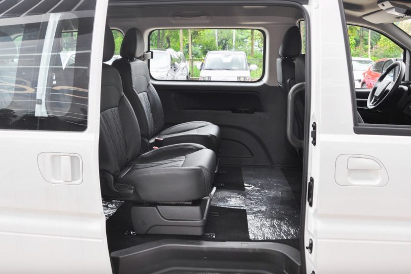 Електромобіль Dongfeng M5 Електромобіль Dongfeng M5 - фото thumbnail 1