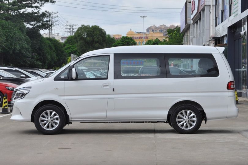 Електромобіль Dongfeng M5 Електромобіль Dongfeng M5 - фото thumbnail 1