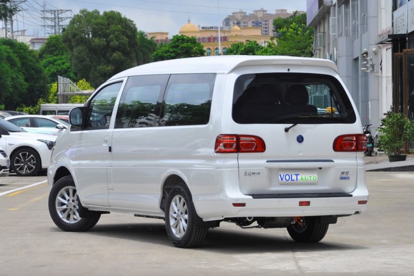 Електромобіль Dongfeng M5 Електромобіль Dongfeng M5 - фото thumbnail 1