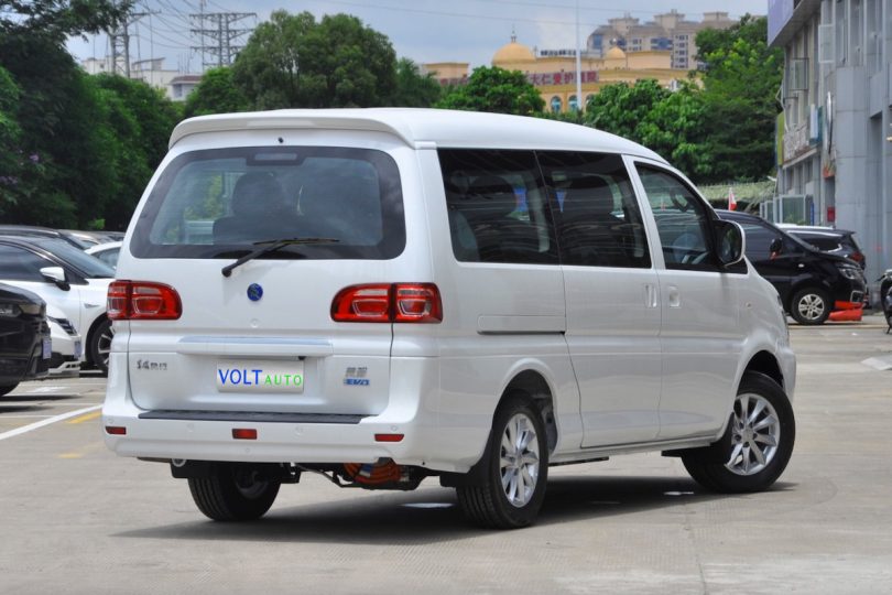 Електромобіль Dongfeng M5 Електромобіль Dongfeng M5 - фото thumbnail 1