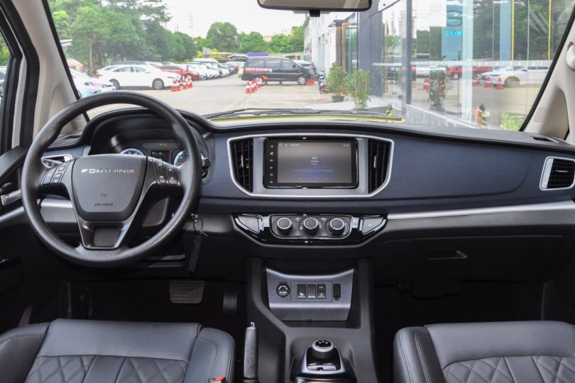 Електромобіль Dongfeng M5 Електромобіль Dongfeng M5 - фото thumbnail 1