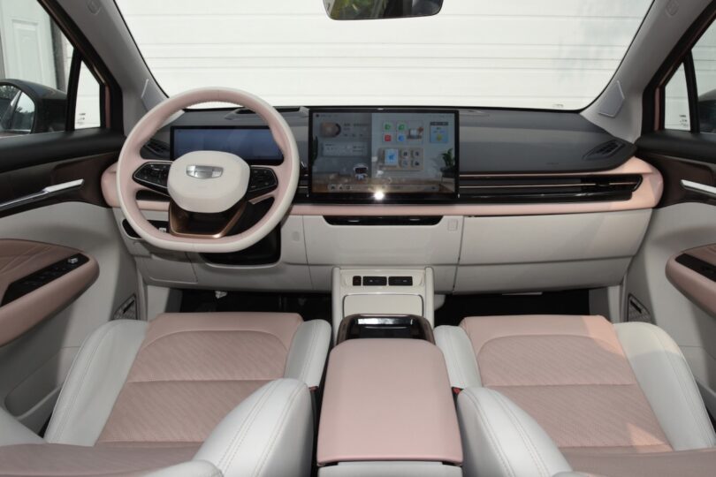 Електромобіль Geely Geometry M6 - фото thumbnail 1