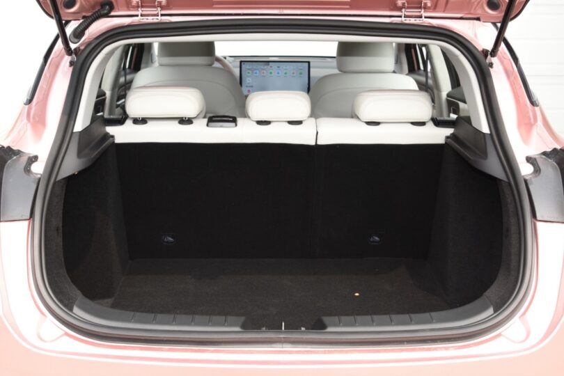 Електромобіль Geely Geometry M6 - фото thumbnail 1