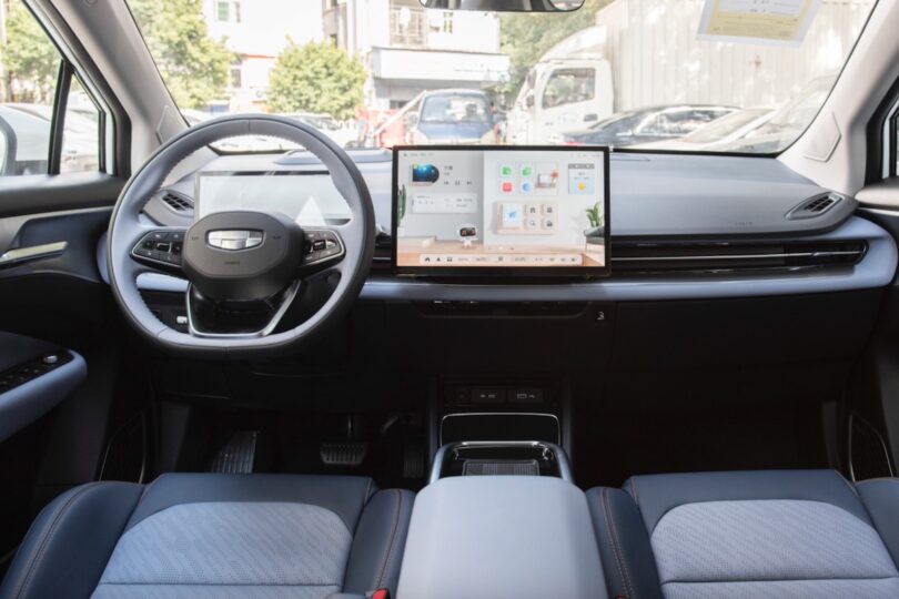 Електромобіль Geely Geometry M6 - фото thumbnail 1