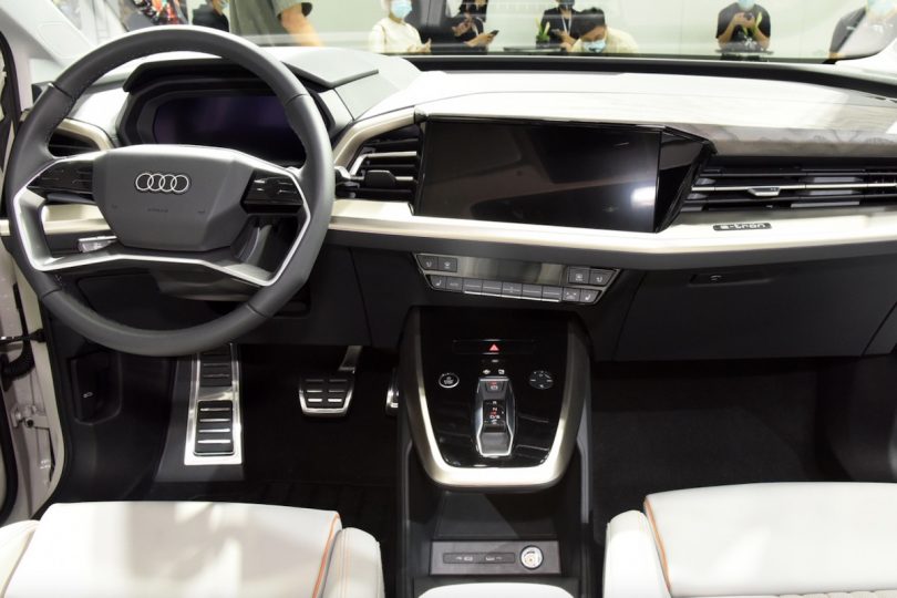 Електромобіль Audi Q5 E-Tron Електромобіль Audi Q5 E-Tron - фото thumbnail 1